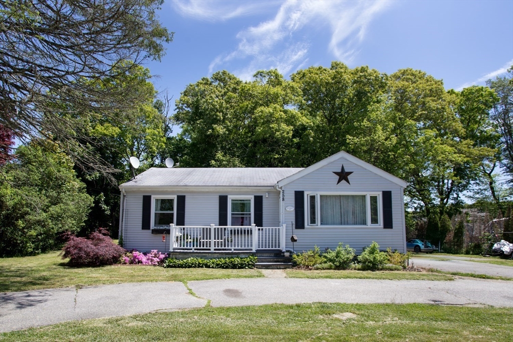 258 Sanford Rd, Westport, Massachusetts, 3 Bedrooms Bedrooms, 5 Rooms Rooms,1 BathroomBathrooms,Residential,For Sale,Sanford Rd,73520130