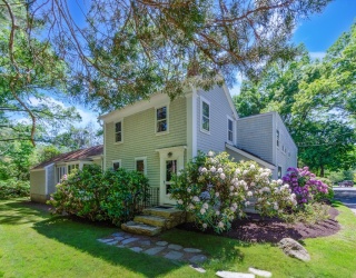 40 Allen St, Marion, Massachusetts, 4 Bedrooms Bedrooms, 7 Rooms Rooms,3.5 BathroomsBathrooms,Residential,For Sale,Allen St,73533061