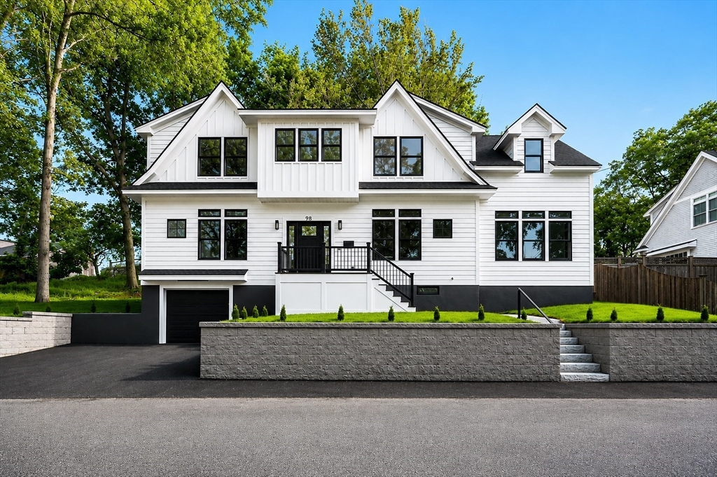 98 Evans Rd, Marblehead, Massachusetts, 4 Bedrooms Bedrooms, 10 Rooms Rooms,4 BathroomsBathrooms,Residential,For Sale,Evans Rd,73523180