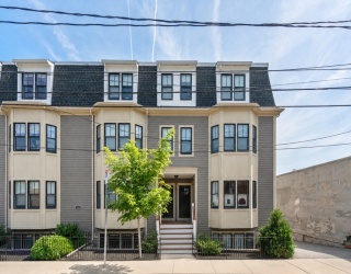 110 Park St, Boston, Massachusetts, 3 Bedrooms Bedrooms, 6 Rooms Rooms,2 BathroomsBathrooms,Residential,For Sale,Park St,73533072