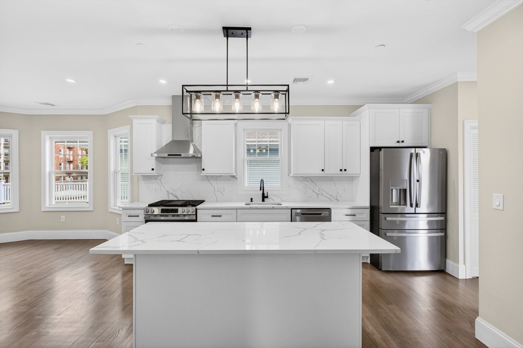 152 Washington St, Boston, Massachusetts, 3 Bedrooms Bedrooms, 6 Rooms Rooms,2 BathroomsBathrooms,Residential,For Sale,Washington St,73533057