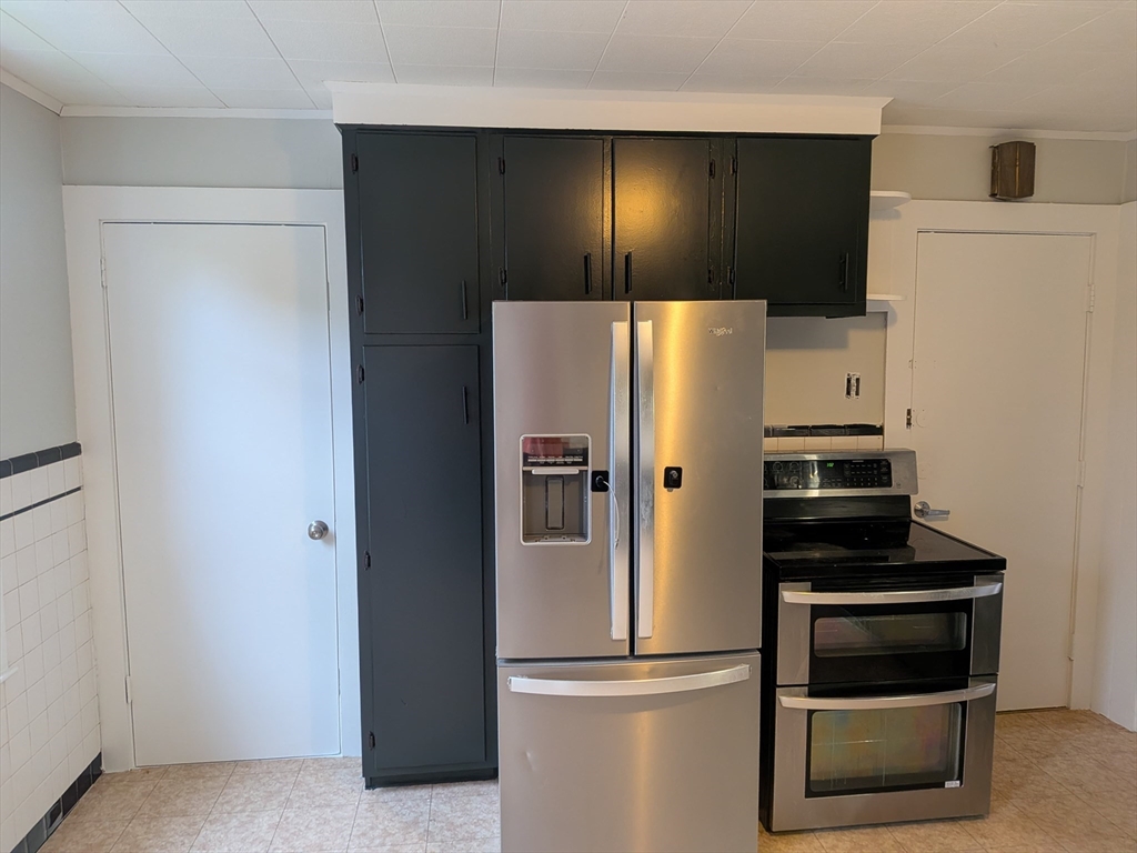135 Readville St., Boston, Massachusetts, 3 Bedrooms Bedrooms, 5 Rooms Rooms,1 BathroomBathrooms,Residential Lease,For Rent,Readville St.,73533075