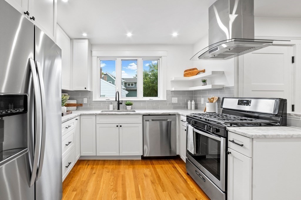 44 Donnybrook Road, Boston, Massachusetts, 3 Bedrooms Bedrooms, 6 Rooms Rooms,2 BathroomsBathrooms,Residential Lease,For Rent,Donnybrook Road,73533084