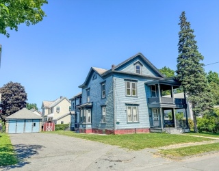 22 Union Street, Greenfield, Massachusetts, 6 Bedrooms Bedrooms, 12 Rooms Rooms,2 BathroomsBathrooms,Residential Income,For Sale,Union Street,73533093