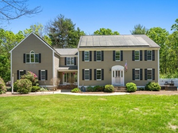 103 Cranberry Dr, Halifax, Massachusetts, 4 Bedrooms Bedrooms, 9 Rooms Rooms,3.5 BathroomsBathrooms,Residential,For Sale,Cranberry Dr,73533109