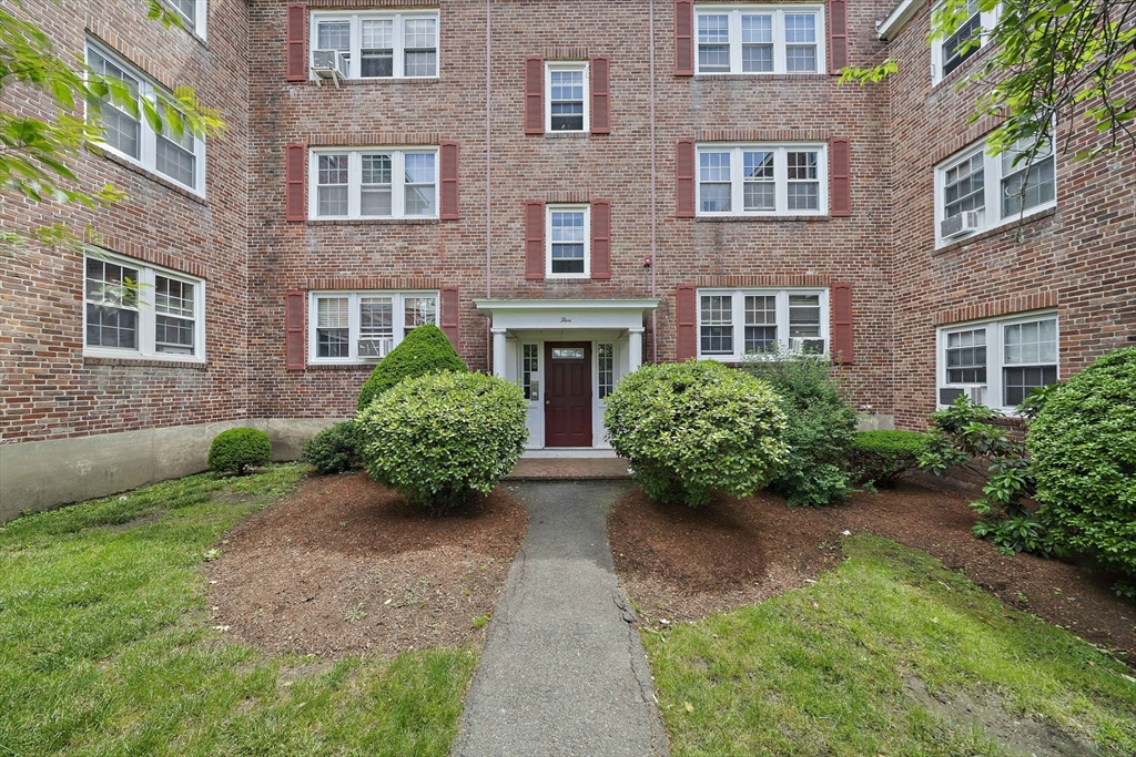 5 Dexter St, Malden, Massachusetts, 1 Bedroom Bedrooms, 4 Rooms Rooms,1 BathroomBathrooms,Residential Lease,For Rent,Dexter St,73532979