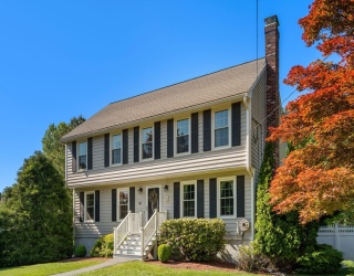 61 Regina S Dr, Tewksbury, Massachusetts, 4 Bedrooms Bedrooms, 8 Rooms Rooms,2.5 BathroomsBathrooms,Residential,For Sale,Regina S Dr,73532744