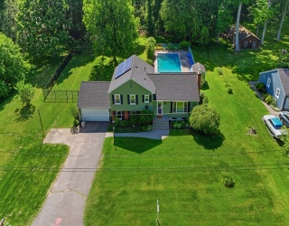 100 Fernwood Dr, East Longmeadow, Massachusetts, 3 Bedrooms Bedrooms, 8 Rooms Rooms,2.5 BathroomsBathrooms,Residential,For Sale,Fernwood Dr,73532989