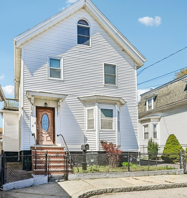 6 Crescent St, Somerville, Massachusetts, 4 Bedrooms Bedrooms, 9 Rooms Rooms,2 BathroomsBathrooms,Residential Income,For Sale,Crescent St,73533139
