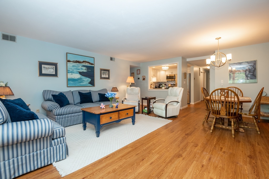 30 Conant St, Beverly, Massachusetts, 2 Bedrooms Bedrooms, 4 Rooms Rooms,2 BathroomsBathrooms,Residential,For Sale,Conant St,73532755