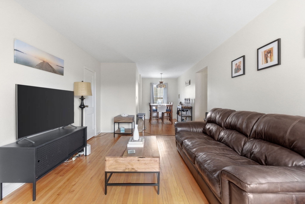 9 Lennon Ct, Boston, Massachusetts, 3 Bedrooms Bedrooms, 5 Rooms Rooms,1 BathroomBathrooms,Residential,For Sale,Lennon Ct,73533142