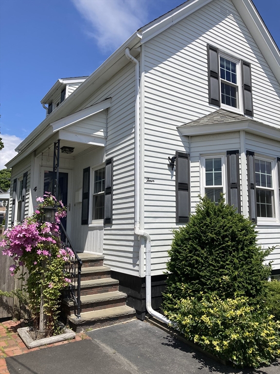 4 Waite St, Salem, Massachusetts, 2 Bedrooms Bedrooms, 5 Rooms Rooms,1 BathroomBathrooms,Residential,For Sale,Waite St,73532991