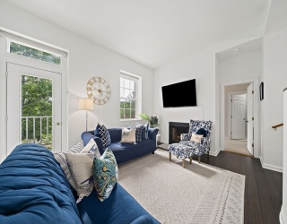 100 Parks St, Duxbury, Massachusetts, 2 Bedrooms Bedrooms, 5 Rooms Rooms,2 BathroomsBathrooms,Residential,For Sale,Parks St,73533111