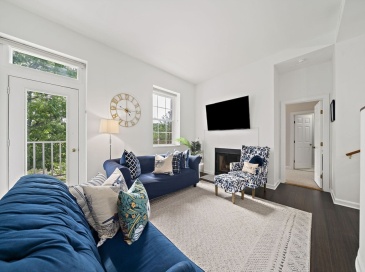 100 Parks St, Duxbury, Massachusetts, 2 Bedrooms Bedrooms, 5 Rooms Rooms,2 BathroomsBathrooms,Residential,For Sale,Parks St,73533111