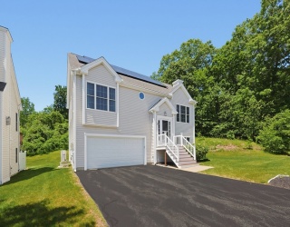 12 Zain Cir, Milford, Massachusetts, 2 Bedrooms Bedrooms, 6 Rooms Rooms,2.5 BathroomsBathrooms,Residential,For Sale,Zain Cir,73532698