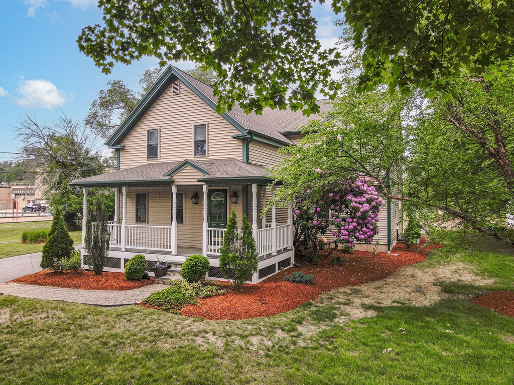 18 Ballardvale Street, Wilmington, Massachusetts, 3 Bedrooms Bedrooms, 9 Rooms Rooms,2 BathroomsBathrooms,Residential,For Sale,Ballardvale Street,73533026