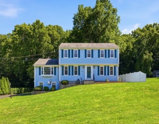 100 Beacon Hill Rd, West Springfield, Massachusetts, 4 Bedrooms Bedrooms, 8 Rooms Rooms,2 BathroomsBathrooms,Residential,For Sale,Beacon Hill Rd,73533152
