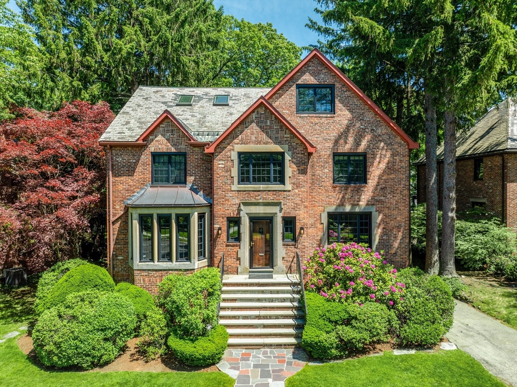 79 Woodchester Dr, Newton, Massachusetts, 4 Bedrooms Bedrooms, 11 Rooms Rooms,4.5 BathroomsBathrooms,Residential,For Sale,Woodchester Dr,73533169