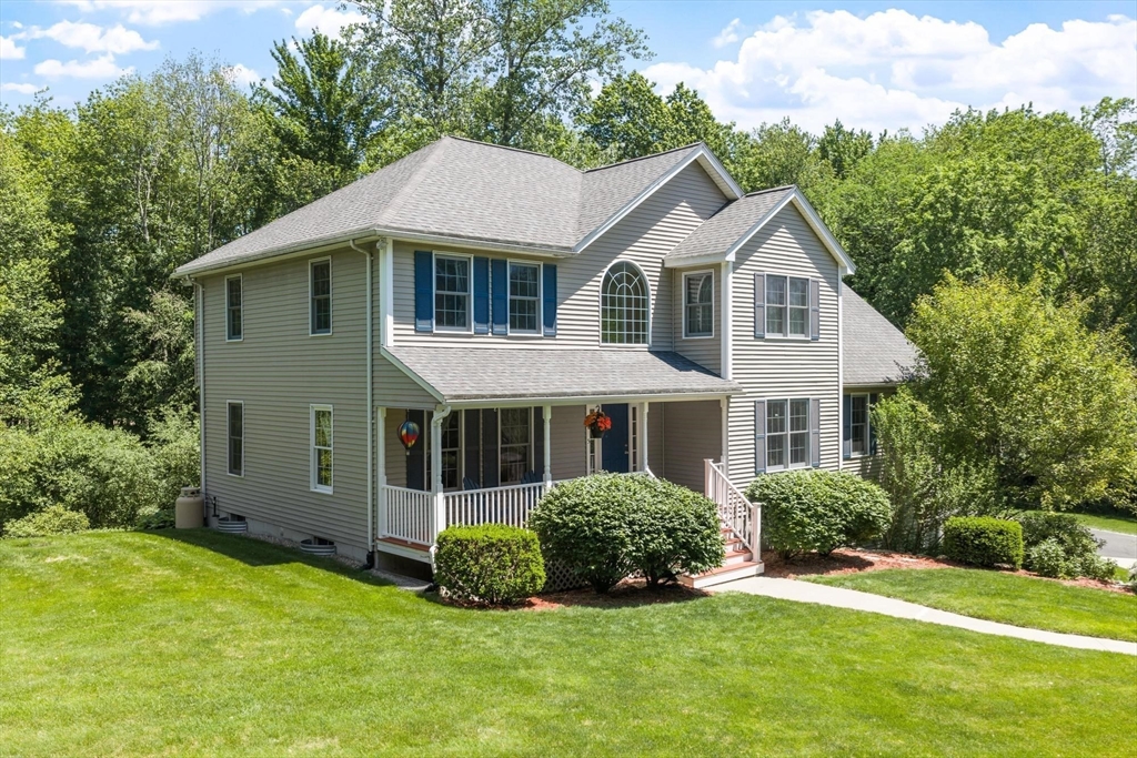 5 Laury Lane, Littleton, Massachusetts, 4 Bedrooms Bedrooms, 10 Rooms Rooms,2.5 BathroomsBathrooms,Residential,For Sale,Laury Lane,73533166