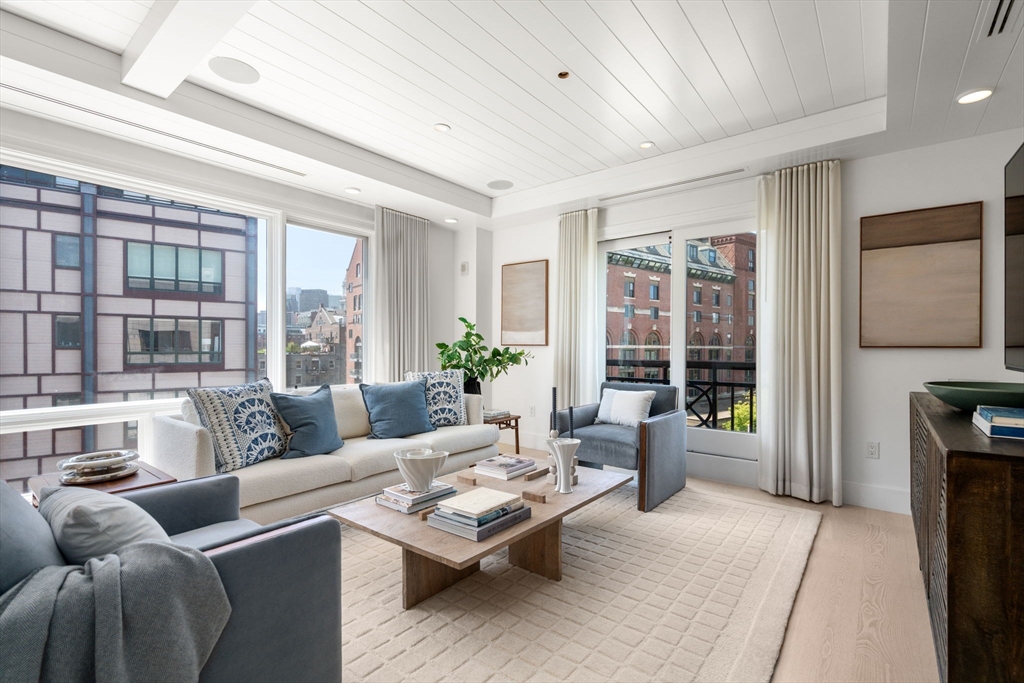 50 Battery St, Boston, Massachusetts, 3 Bedrooms Bedrooms, 8 Rooms Rooms,3.5 BathroomsBathrooms,Residential,For Sale,Battery St,73533009