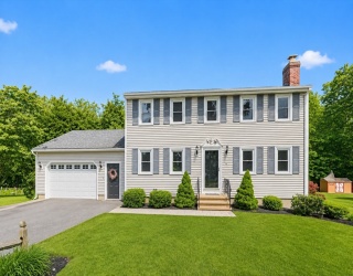 10 Douglas Ave, Methuen, Massachusetts, 4 Bedrooms Bedrooms, 9 Rooms Rooms,2 BathroomsBathrooms,Residential,For Sale,Douglas Ave,73531635