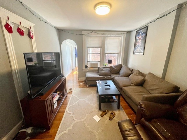 109 Salem, Boston, Massachusetts, 3 Bedrooms Bedrooms, 6 Rooms Rooms,1 BathroomBathrooms,Residential Lease,For Rent,Salem,73533018