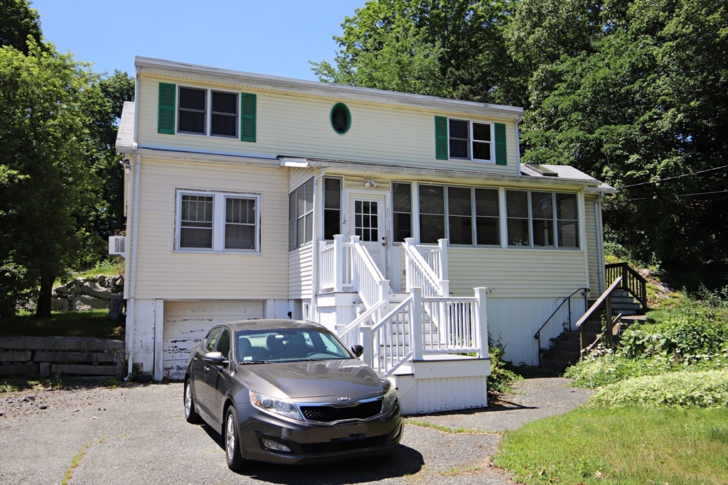 12 Longwood Avenue, Saugus, Massachusetts, 4 Bedrooms Bedrooms, 7 Rooms Rooms,2 BathroomsBathrooms,Residential,For Sale,Longwood Avenue,73533185