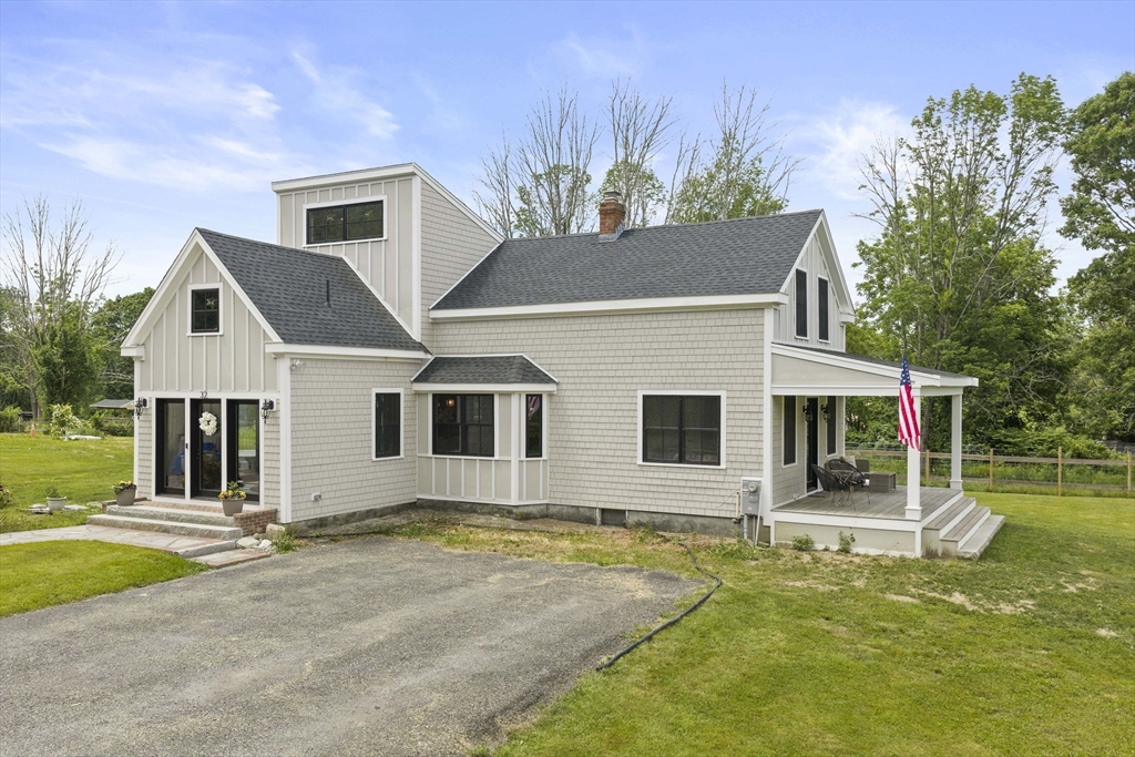 32 County St, Lakeville, Massachusetts, 3 Bedrooms Bedrooms, 8 Rooms Rooms,2.5 BathroomsBathrooms,Residential,For Sale,County St,73533157