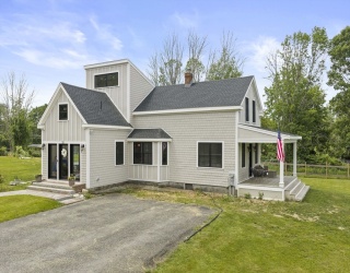 32 County St, Lakeville, Massachusetts, 3 Bedrooms Bedrooms, 8 Rooms Rooms,2.5 BathroomsBathrooms,Residential,For Sale,County St,73533157