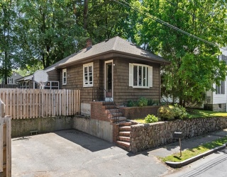 15 Quannapowitt Ave, Wakefield, Massachusetts, 3 Bedrooms Bedrooms, 7 Rooms Rooms,1 BathroomBathrooms,Residential,For Sale,Quannapowitt Ave,73533194