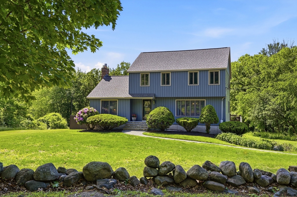 208 Chapman Rd, Tewksbury, Massachusetts, 3 Bedrooms Bedrooms, 8 Rooms Rooms,1.5 BathroomsBathrooms,Residential,For Sale,Chapman Rd,73533188
