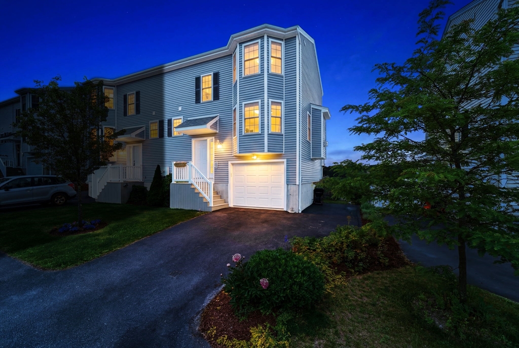 34 Bittersweet Blvd, Worcester, Massachusetts, 3 Bedrooms Bedrooms, 6 Rooms Rooms,1.5 BathroomsBathrooms,Residential,For Sale,Bittersweet Blvd,73532803