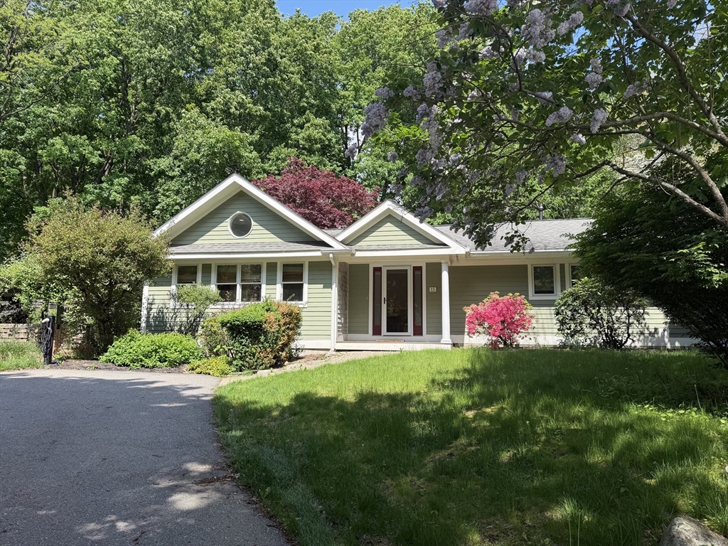 15 Central St., Acton, Massachusetts, 3 Bedrooms Bedrooms, 6 Rooms Rooms,1.5 BathroomsBathrooms,Residential,For Sale,Central St.,73532807