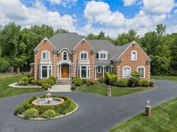 15 Brown Street, Weston, Massachusetts, 5 Bedrooms Bedrooms, 15 Rooms Rooms,8 BathroomsBathrooms,Residential,For Sale,Brown Street,73533214