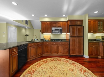 80 Humphreys Lane, Duxbury, Massachusetts, 3 Bedrooms Bedrooms, 13 Rooms Rooms,3 BathroomsBathrooms,Residential,For Sale,Humphreys Lane,73532586