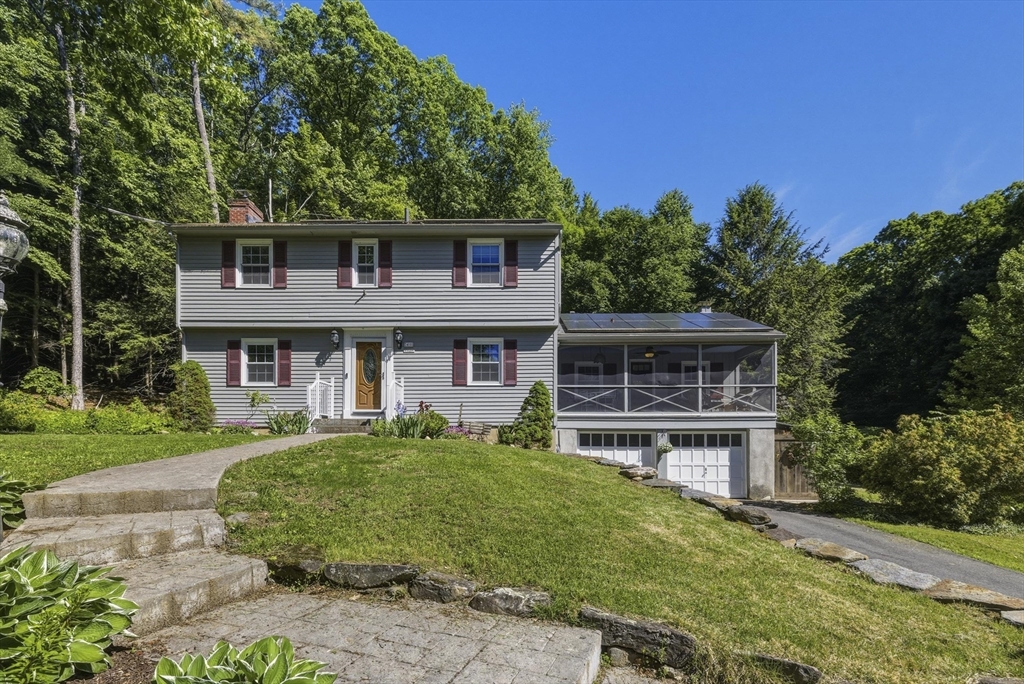 49 Country Way, Northampton, Massachusetts, 4 Bedrooms Bedrooms, 8 Rooms Rooms,2.5 BathroomsBathrooms,Residential,For Sale,Country Way,73532594