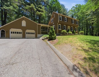 24 Novak Circle, Dracut, Massachusetts, 3 Bedrooms Bedrooms, 6 Rooms Rooms,1.5 BathroomsBathrooms,Residential,For Sale,Novak Circle,73532858