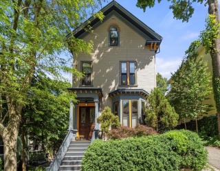 20 Enfield Street, Boston, Massachusetts, 4 Bedrooms Bedrooms, 10 Rooms Rooms,2.5 BathroomsBathrooms,Residential,For Sale,Enfield Street,73533024