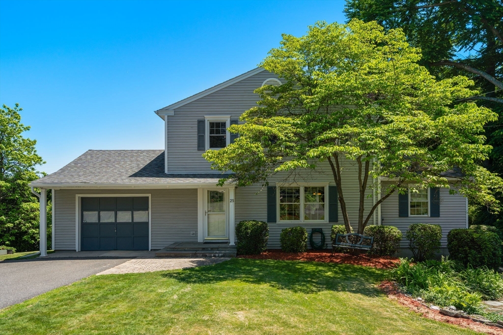 25 Everett Ave, Belchertown, Massachusetts, 3 Bedrooms Bedrooms, 7 Rooms Rooms,1.5 BathroomsBathrooms,Residential,For Sale,Everett Ave,73532846