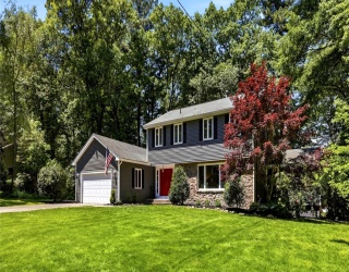 25 Revolutionary Rd, Acton, Massachusetts, 4 Bedrooms Bedrooms, 11 Rooms Rooms,2.5 BathroomsBathrooms,Residential,For Sale,Revolutionary Rd,73533064