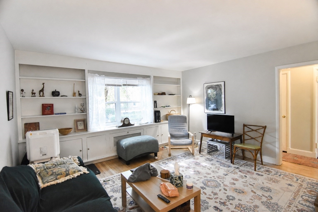 5 Alton Court, Brookline, Massachusetts, 1 Bedroom Bedrooms, 3 Rooms Rooms,1 BathroomBathrooms,Residential Lease,For Rent,Alton Court,73533473