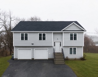 1 Lake Whittemore Dr, Spencer, Massachusetts, 3 Bedrooms Bedrooms, 6 Rooms Rooms,2.5 BathroomsBathrooms,Residential,For Sale,Lake Whittemore Dr,73533476
