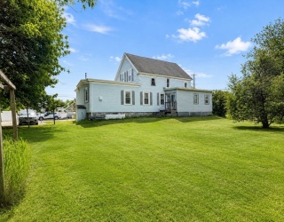 155 Merrimack St, Methuen, Massachusetts, 3 Bedrooms Bedrooms, 6 Rooms Rooms,1 BathroomBathrooms,Residential,For Sale,Merrimack St,73533249