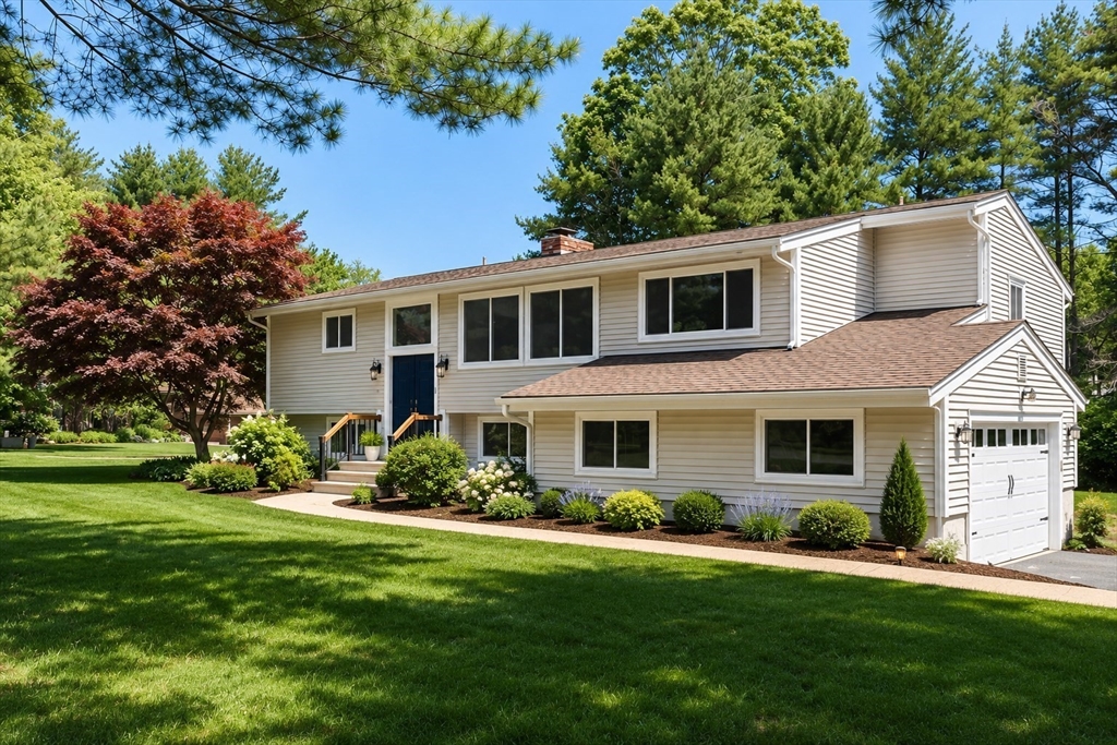 9 Merifield Lane, Natick, Massachusetts, 4 Bedrooms Bedrooms, 8 Rooms Rooms,3.5 BathroomsBathrooms,Residential,For Sale,Merifield Lane,73533293