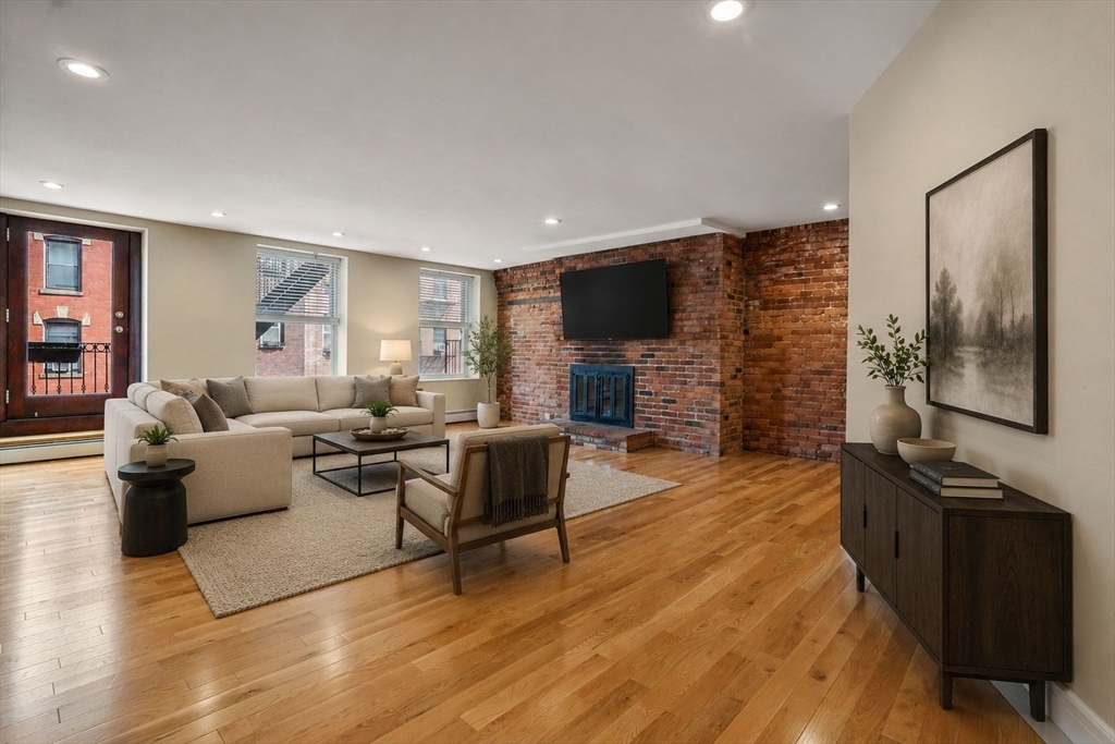 122 Fulton Street, Boston, Massachusetts, 1 Bedroom Bedrooms, 3 Rooms Rooms,1 BathroomBathrooms,Residential Lease,For Rent,Fulton Street,73533399