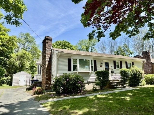 4122 Acushnet Ave, New Bedford, Massachusetts, 3 Bedrooms Bedrooms, 5 Rooms Rooms,1.5 BathroomsBathrooms,Residential,For Sale,Acushnet Ave,73533294