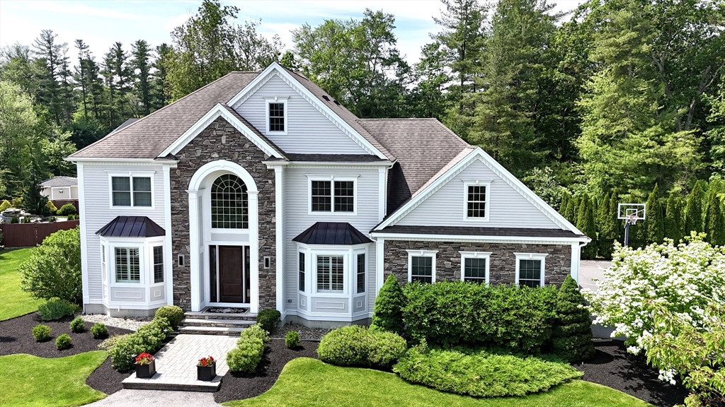 6 Little Meadow Way, North Reading, Massachusetts, 4 Bedrooms Bedrooms, 10 Rooms Rooms,3 BathroomsBathrooms,Residential,For Sale,Little Meadow Way,73533494