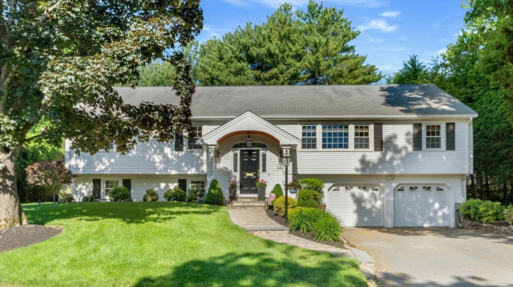 180 Meetinghouse Circle, Needham, Massachusetts, 5 Bedrooms Bedrooms, 12 Rooms Rooms,3.5 BathroomsBathrooms,Residential,For Sale,Meetinghouse Circle,73533491