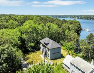2 Buttercup Lane, Yarmouth, Massachusetts, 3 Bedrooms Bedrooms, 11 Rooms Rooms,4.5 BathroomsBathrooms,Residential,For Sale,Buttercup Lane,73533105
