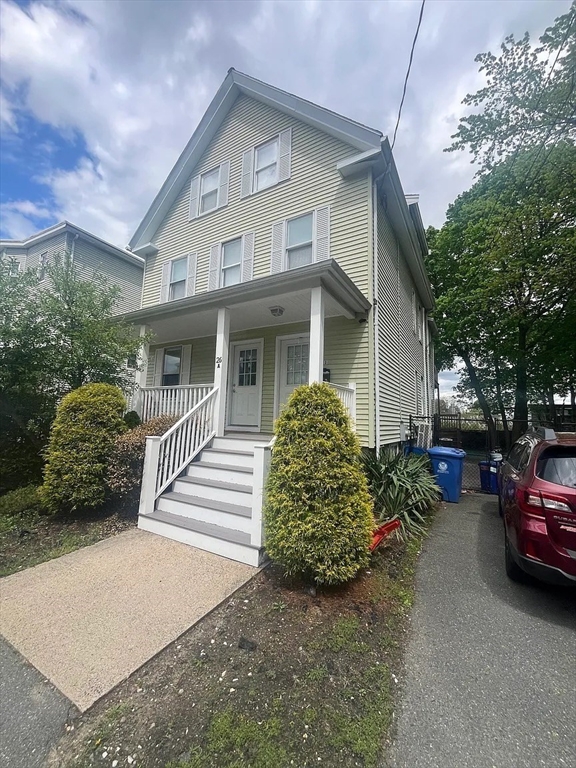 26A Lake St, Wakefield, Massachusetts, 2 Bedrooms Bedrooms, 4 Rooms Rooms,1 BathroomBathrooms,Residential Lease,For Rent,Lake St,73533300